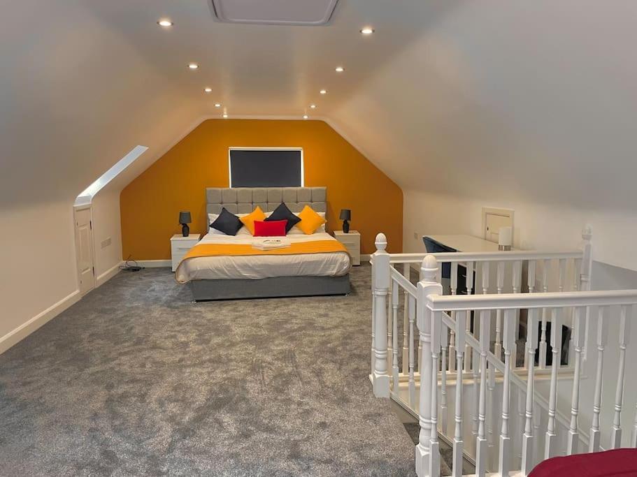The Woodlands, Shortstay, Ideal For Families, Relocation, Contractors, Travel Stay Horley Eksteriør bilde